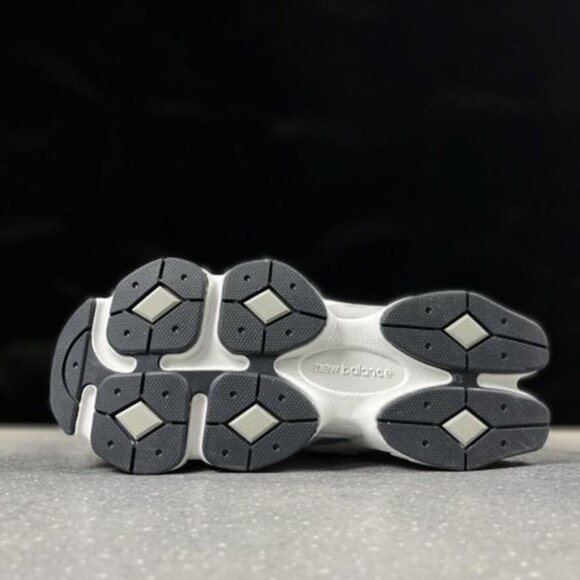 New Balance 9060 Blue Sneakers - Picture 3 of 6